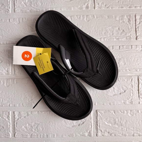 New All In Motion Kids Comfortable Black Flip Flops Size 2 Color Blk - Picture 5 of 9